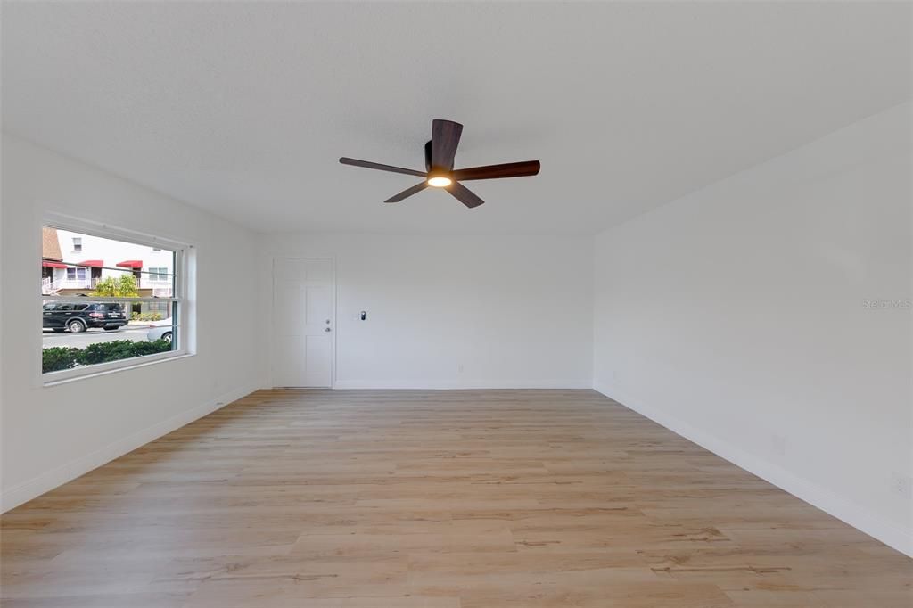 For Rent: $1,500 (2 beds, 1 baths, 960 Square Feet)
