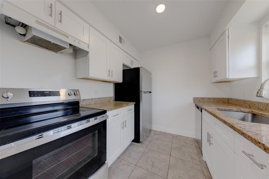 For Rent: $1,500 (2 beds, 1 baths, 960 Square Feet)