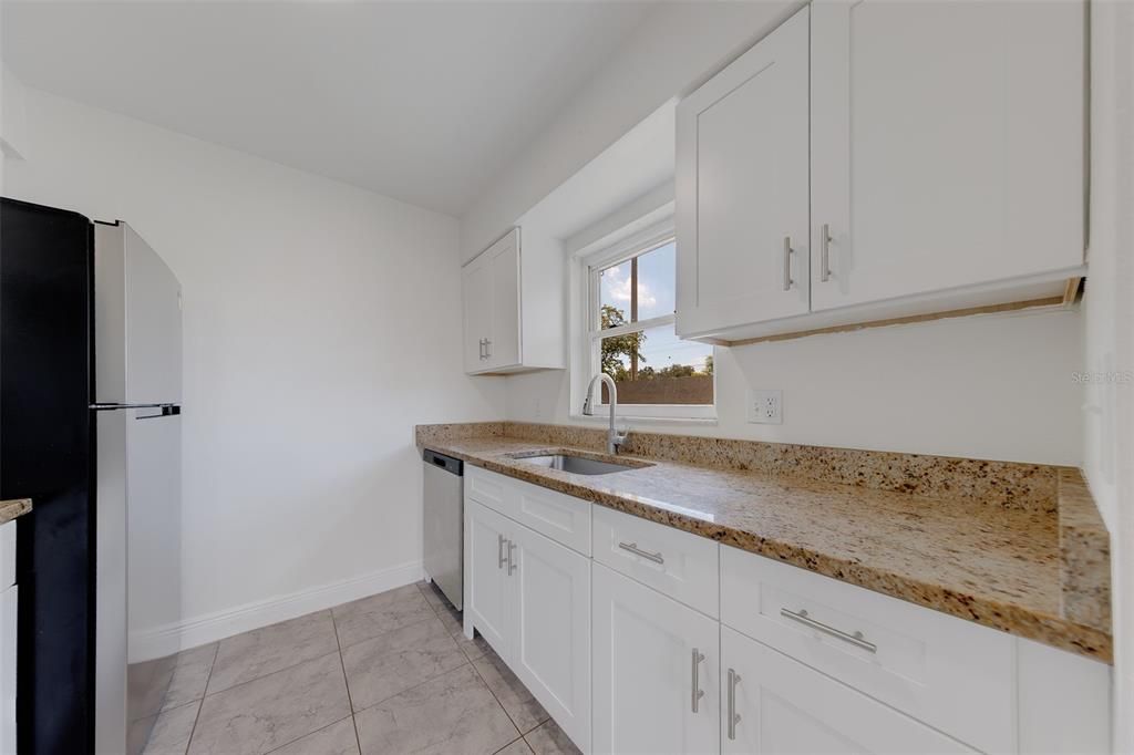 For Rent: $1,500 (2 beds, 1 baths, 960 Square Feet)