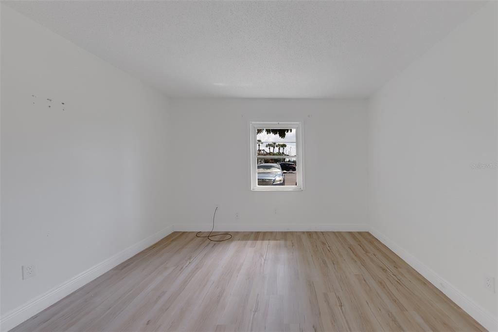 For Rent: $1,500 (2 beds, 1 baths, 960 Square Feet)