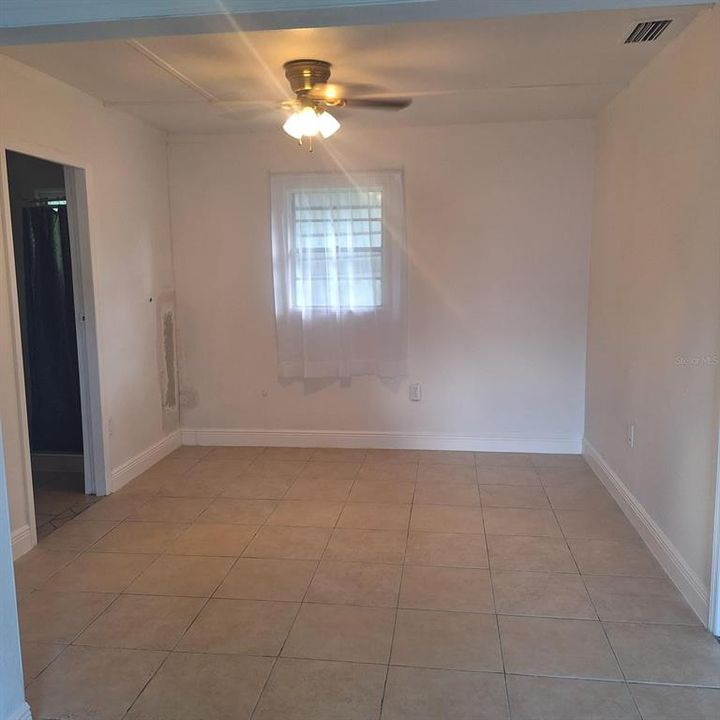 For Sale: $165,000 (2 beds, 1 baths, 768 Square Feet)