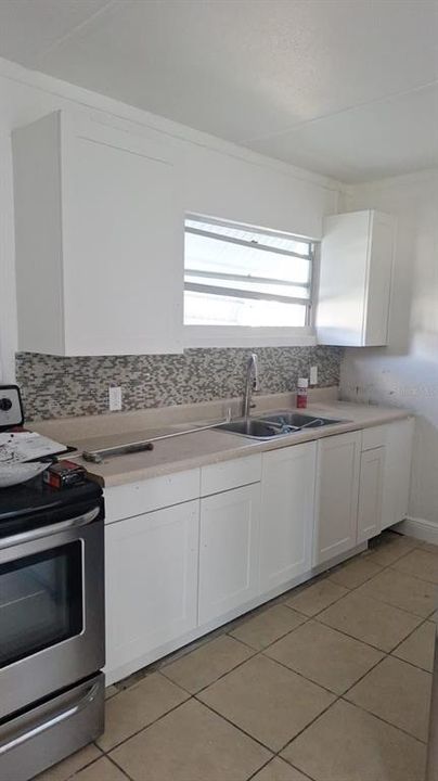 For Sale: $165,000 (2 beds, 1 baths, 768 Square Feet)