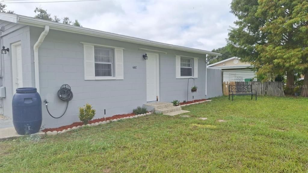For Sale: $165,000 (2 beds, 1 baths, 768 Square Feet)