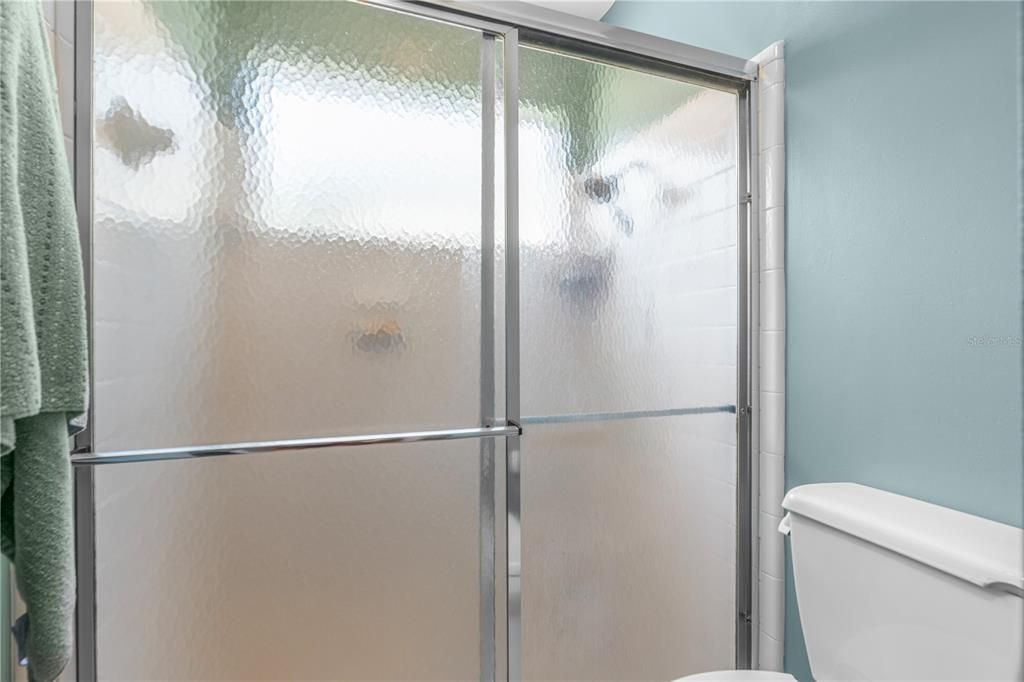 For Sale: $299,900 (2 beds, 2 baths, 1337 Square Feet)