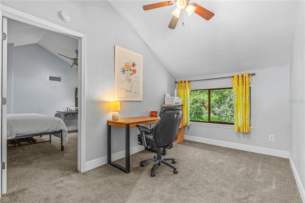 For Sale: $299,900 (2 beds, 2 baths, 1337 Square Feet)