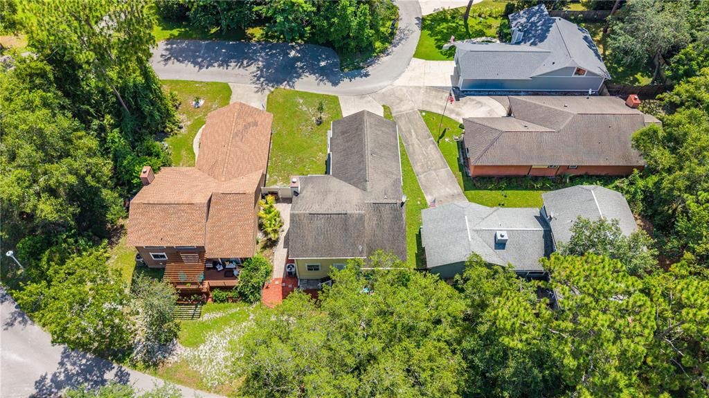 For Sale: $299,900 (2 beds, 2 baths, 1337 Square Feet)