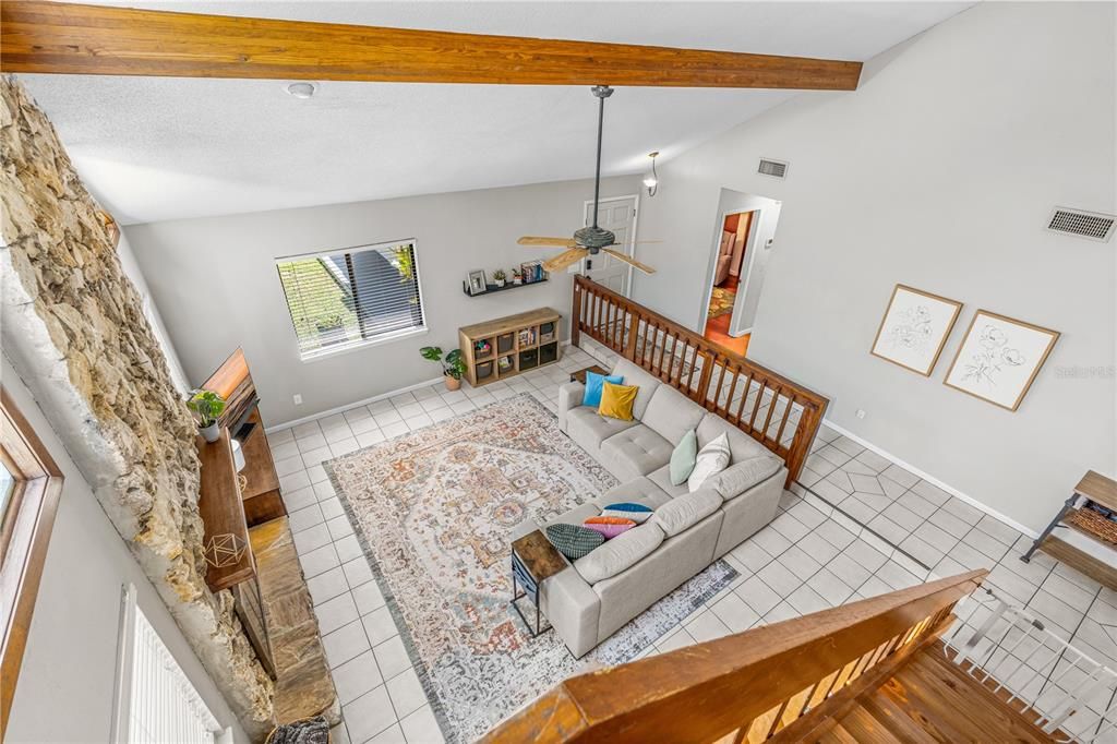 For Sale: $299,900 (2 beds, 2 baths, 1337 Square Feet)