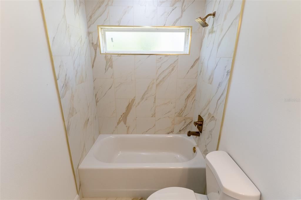 На продажу: $259,500 (3 спален, 2 ванн, 1229 Квадратных фут)