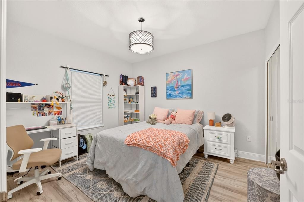 For Sale: $335,000 (2 beds, 2 baths, 837 Square Feet)