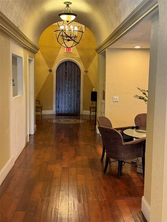 For Rent: $1,200 (1 beds, 1 baths, 597 Square Feet)