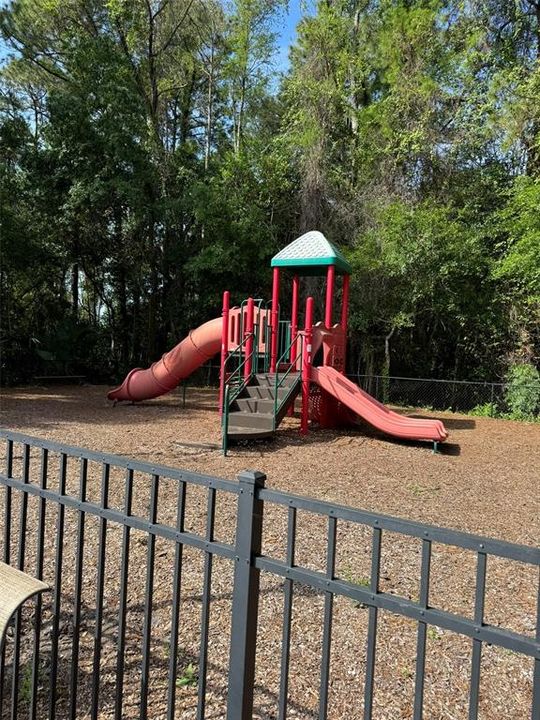 For Rent: $1,200 (1 beds, 1 baths, 597 Square Feet)