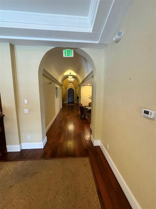 For Rent: $1,200 (1 beds, 1 baths, 597 Square Feet)