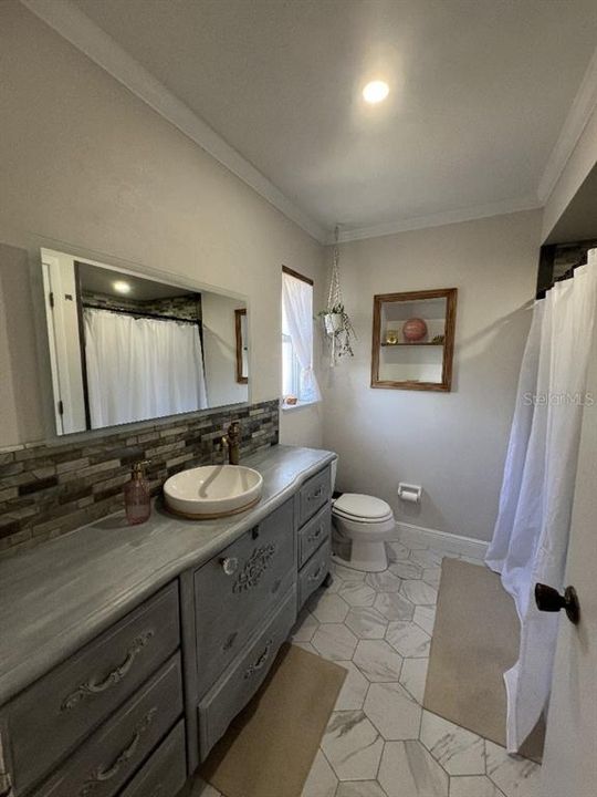 For Sale: $385,000 (3 beds, 2 baths, 1359 Square Feet)