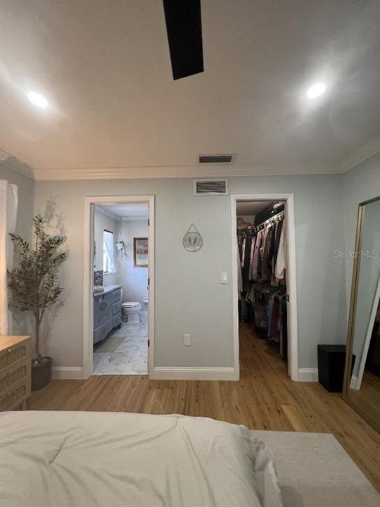 For Sale: $385,000 (3 beds, 2 baths, 1359 Square Feet)