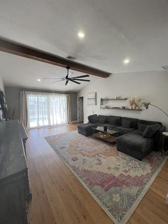 For Sale: $385,000 (3 beds, 2 baths, 1359 Square Feet)