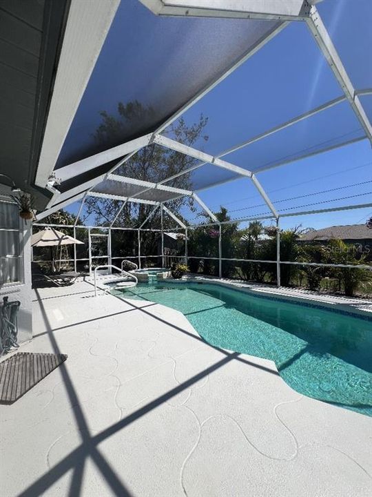For Sale: $385,000 (3 beds, 2 baths, 1359 Square Feet)
