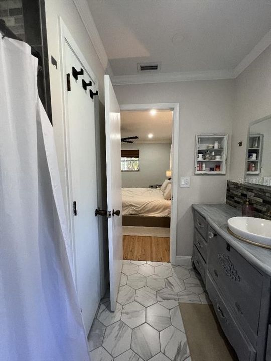For Sale: $385,000 (3 beds, 2 baths, 1359 Square Feet)