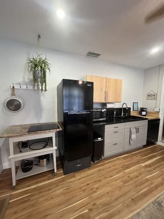 For Sale: $385,000 (3 beds, 2 baths, 1359 Square Feet)