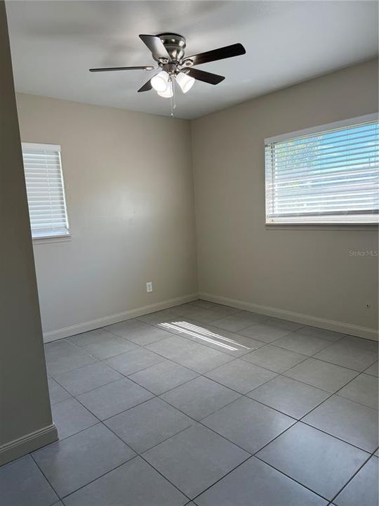 For Rent: $1,860 (4 beds, 2 baths, 1418 Square Feet)