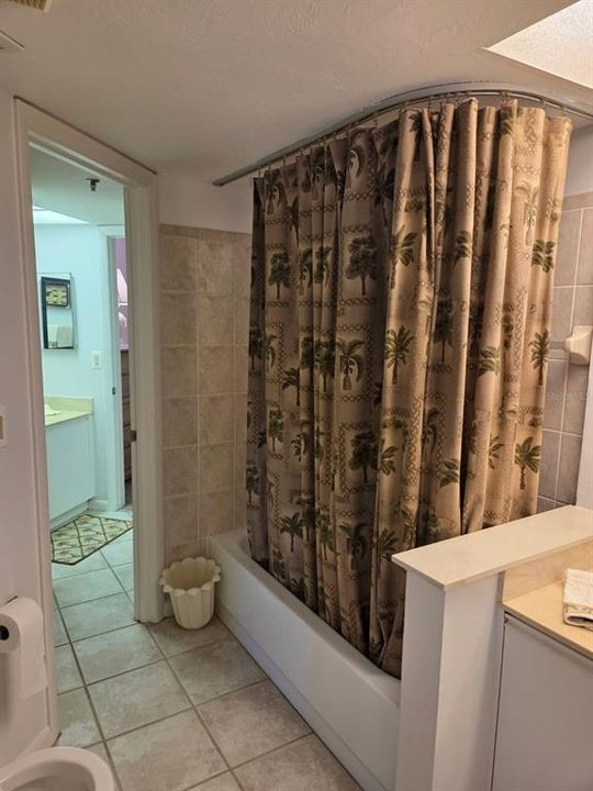 For Sale: $240,000 (2 beds, 2 baths, 1093 Square Feet)
