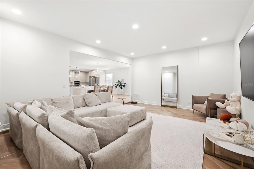 For Sale: $859,000 (5 beds, 3 baths, 3880 Square Feet)