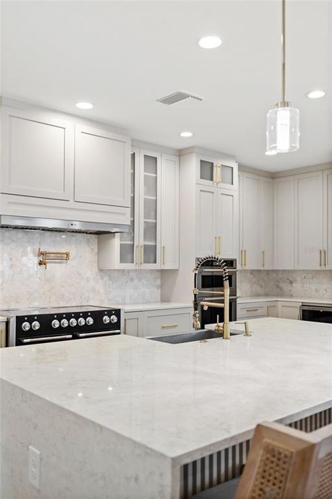 For Sale: $859,000 (5 beds, 3 baths, 3880 Square Feet)