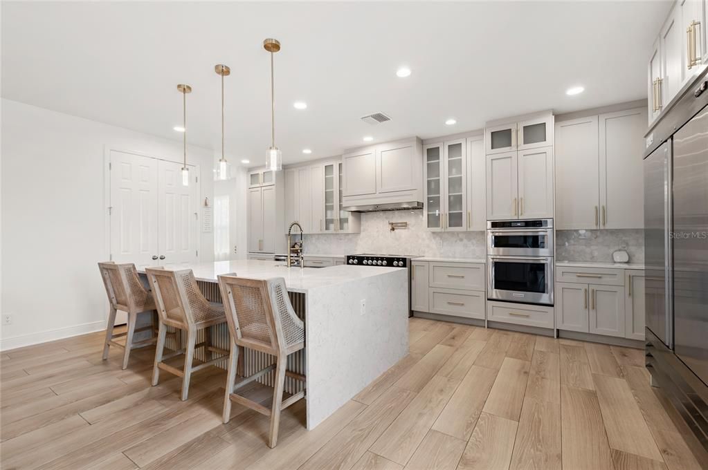 For Sale: $859,000 (5 beds, 3 baths, 3880 Square Feet)