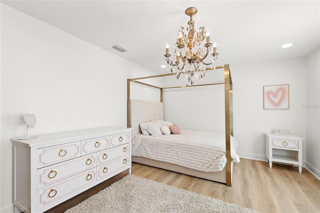 For Sale: $859,000 (5 beds, 3 baths, 3880 Square Feet)