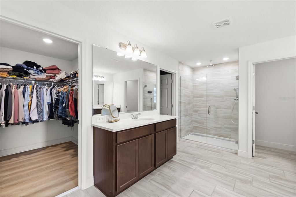 For Sale: $859,000 (5 beds, 3 baths, 3880 Square Feet)