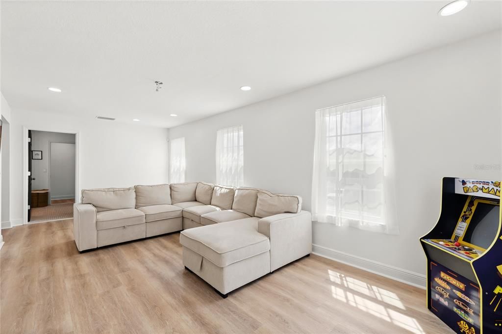 For Sale: $859,000 (5 beds, 3 baths, 3880 Square Feet)