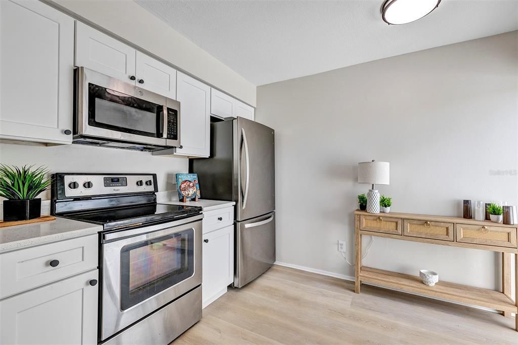 For Sale: $359,900 (3 beds, 2 baths, 1372 Square Feet)