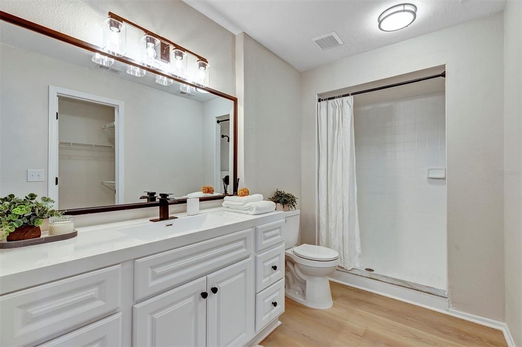 For Sale: $359,900 (3 beds, 2 baths, 1372 Square Feet)