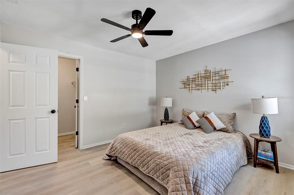 For Sale: $359,900 (3 beds, 2 baths, 1372 Square Feet)