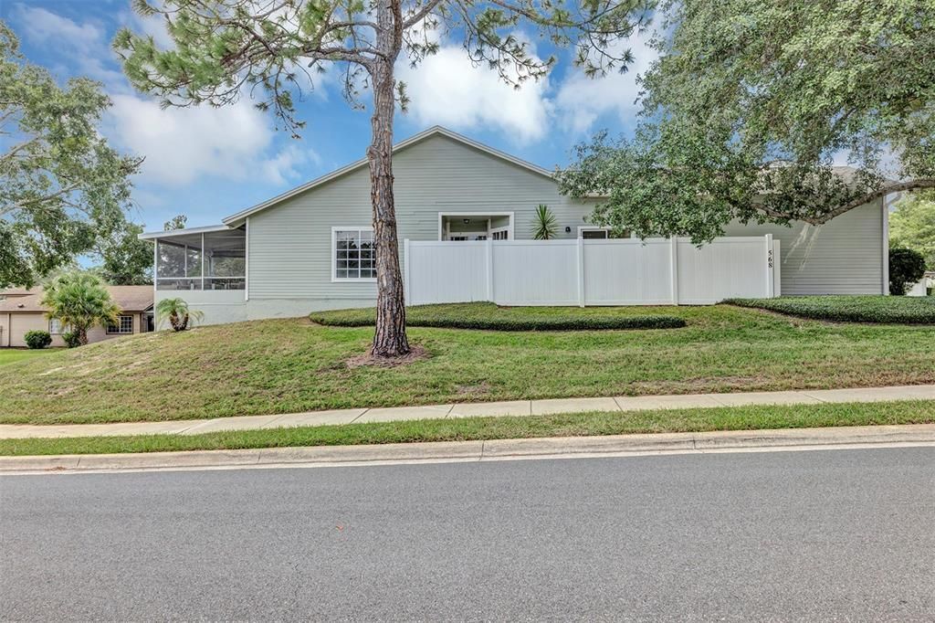 For Sale: $359,900 (3 beds, 2 baths, 1372 Square Feet)
