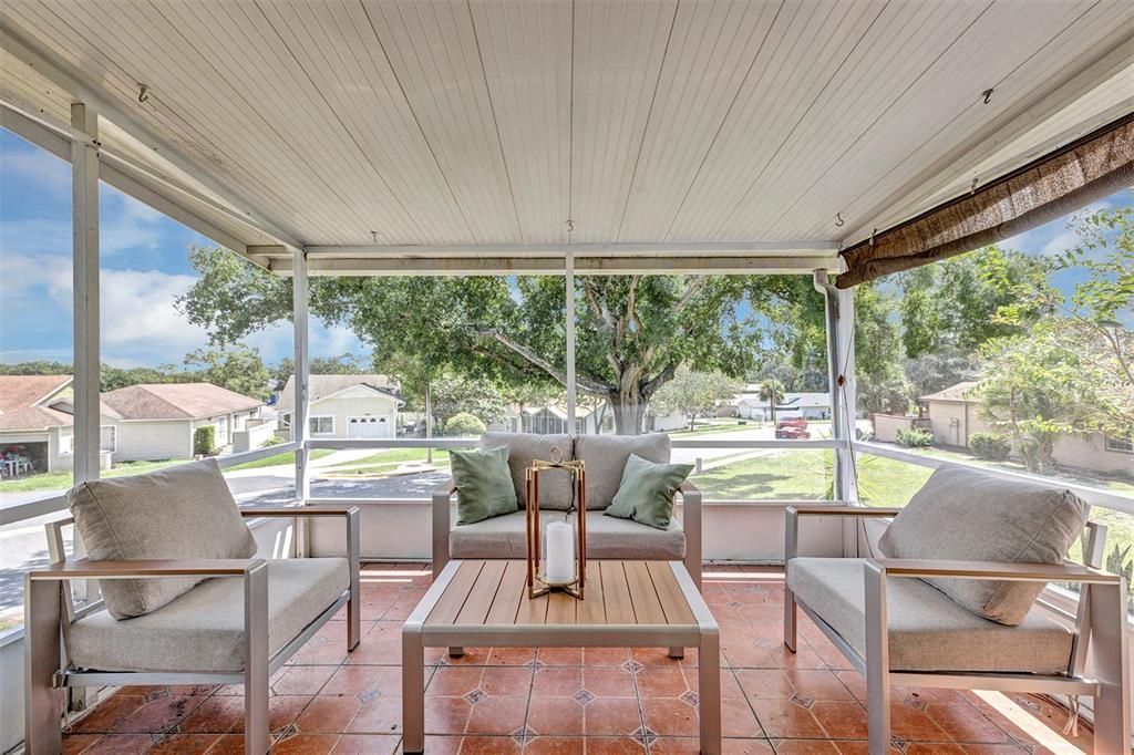 For Sale: $359,900 (3 beds, 2 baths, 1372 Square Feet)