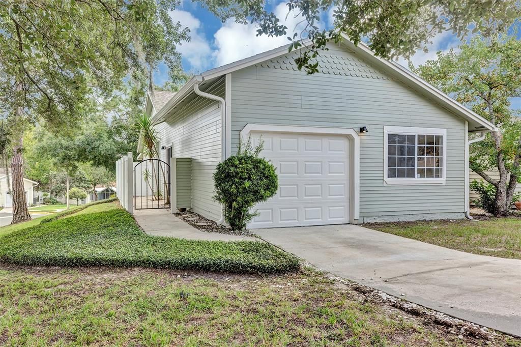 For Sale: $359,900 (3 beds, 2 baths, 1372 Square Feet)