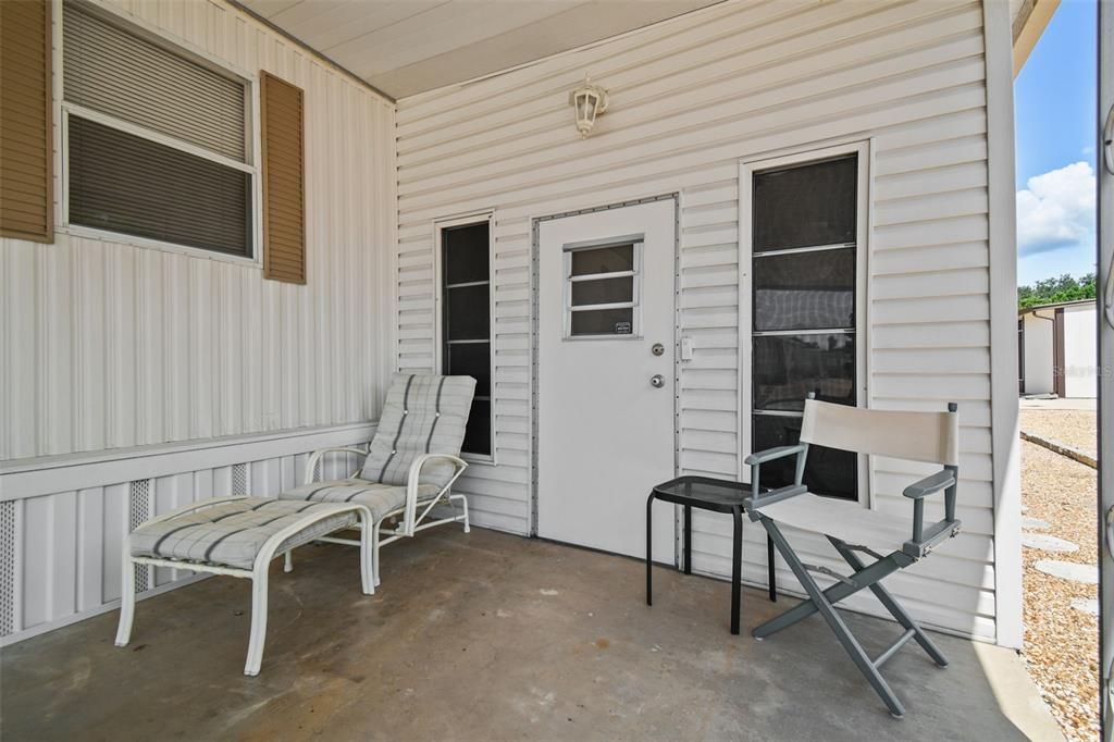 For Sale: $99,000 (2 beds, 1 baths, 720 Square Feet)