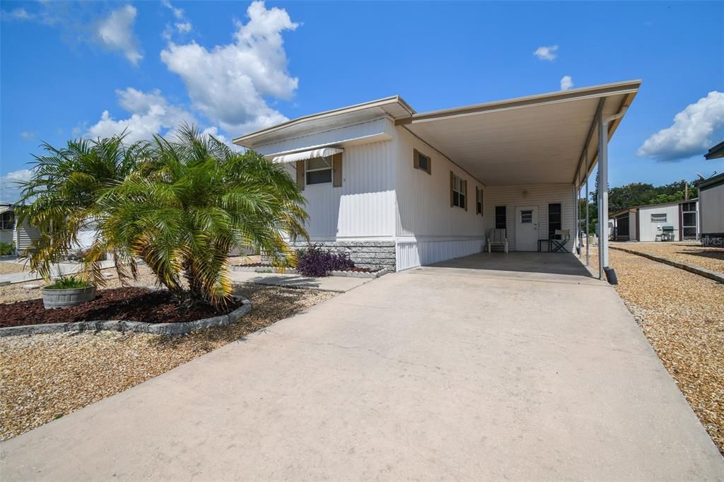 For Sale: $99,000 (2 beds, 1 baths, 720 Square Feet)