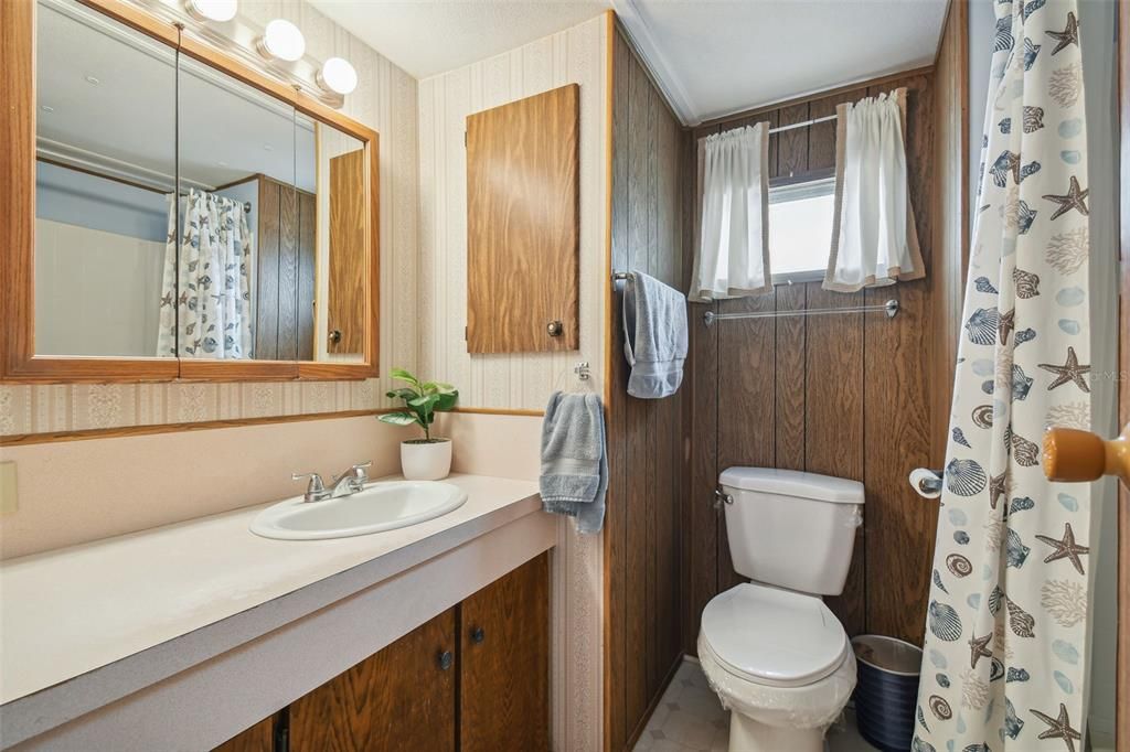 For Sale: $99,000 (2 beds, 1 baths, 720 Square Feet)