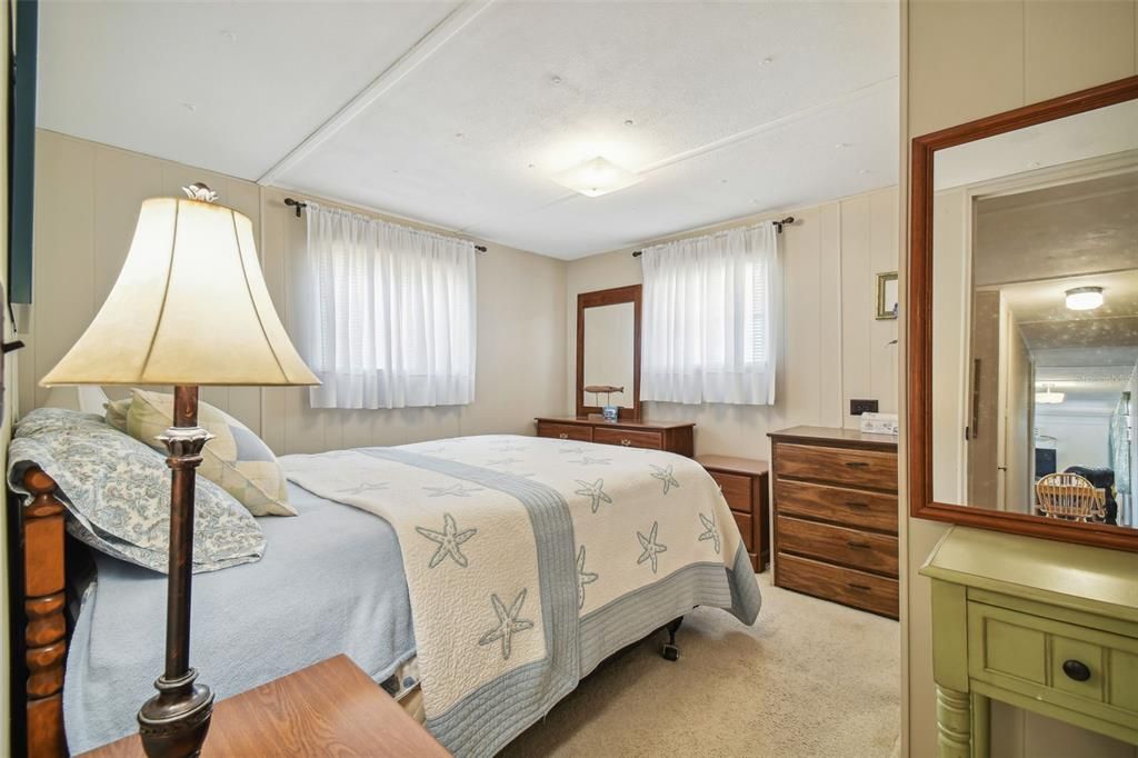 For Sale: $99,000 (2 beds, 1 baths, 720 Square Feet)