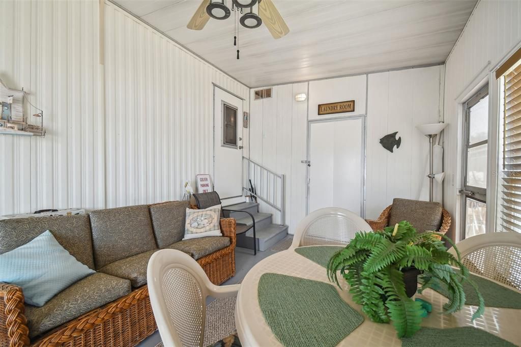 For Sale: $99,000 (2 beds, 1 baths, 720 Square Feet)
