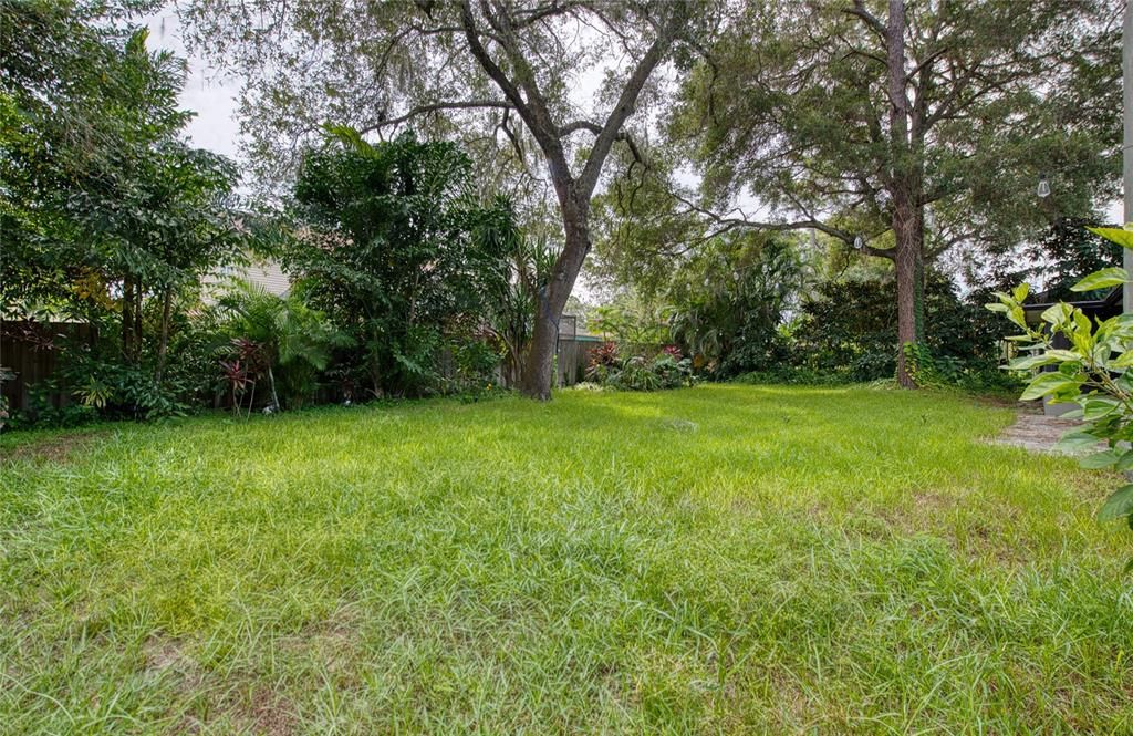 For Rent: $3,000 (3 beds, 2 baths, 1896 Square Feet)