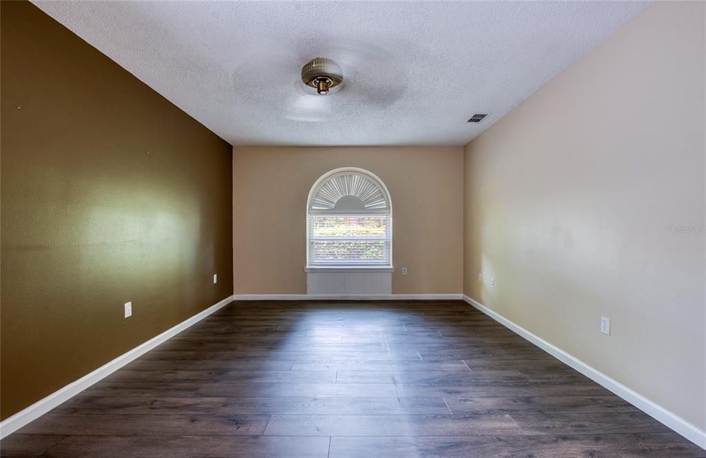 For Rent: $3,000 (3 beds, 2 baths, 1896 Square Feet)