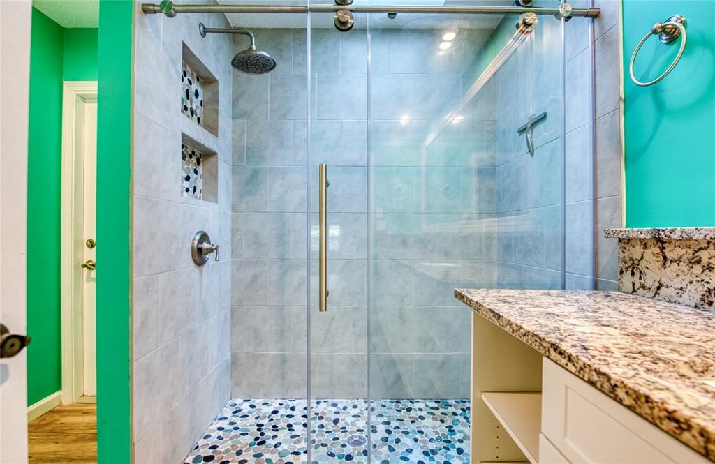 For Rent: $3,000 (3 beds, 2 baths, 1896 Square Feet)