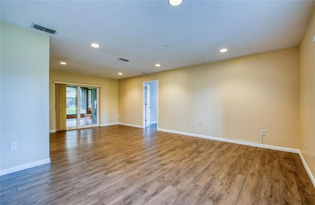 For Rent: $3,000 (3 beds, 2 baths, 1896 Square Feet)