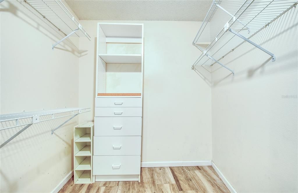 For Rent: $3,000 (3 beds, 2 baths, 1896 Square Feet)