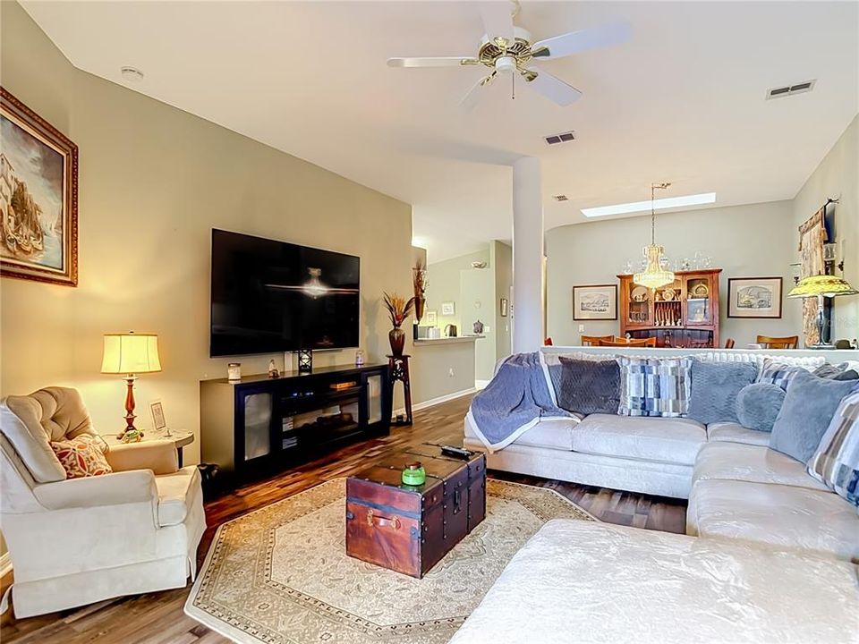 En Venta: $264,900 (2 camas, 2 baños, 1636 Pies cuadrados)