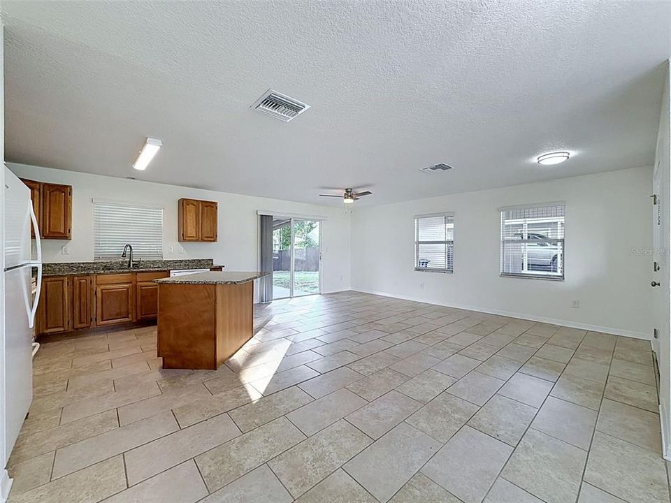 En Venta: $225,000 (2 camas, 2 baños, 1016 Pies cuadrados)