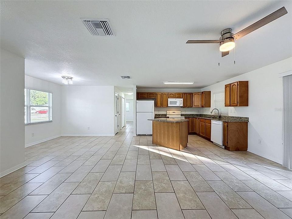 En Venta: $225,000 (2 camas, 2 baños, 1016 Pies cuadrados)