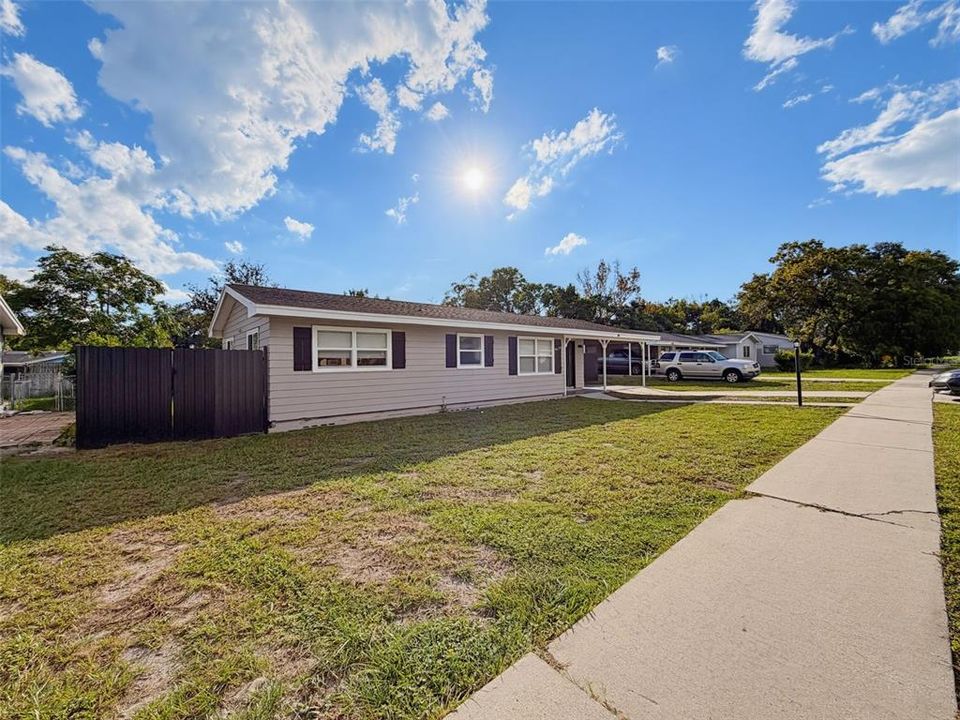 En Venta: $225,000 (2 camas, 2 baños, 1016 Pies cuadrados)